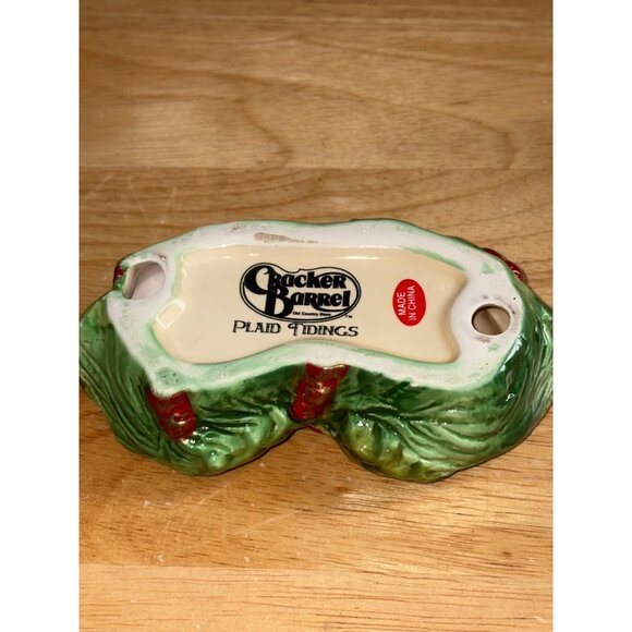 Cracker Barrel Ceramic Cardinal Birds Salt & Pepper Shakers With Holly Base - Picture 9 of 12